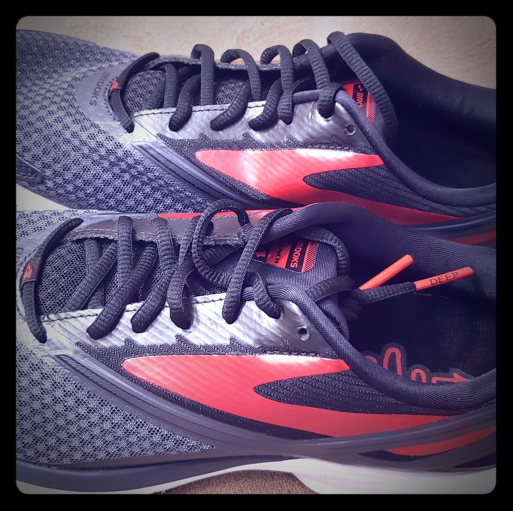 Brooks Men's LAUNCH 4 SIZE 10D